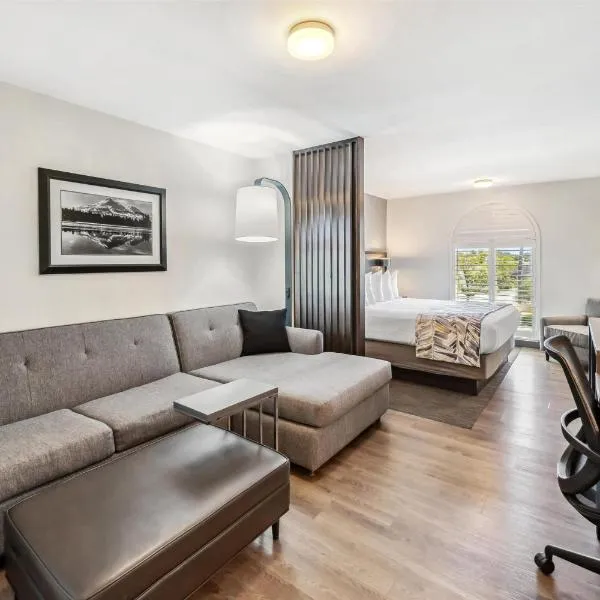 Best Western Plus Hilltop Inn, hotel din Redding