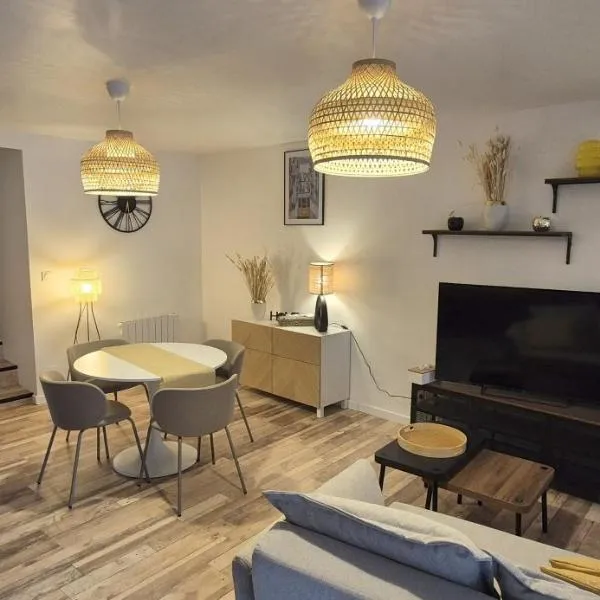 Le ST Martin, Appartement de 45 m avec chambre séparé, hotel in Mayenne