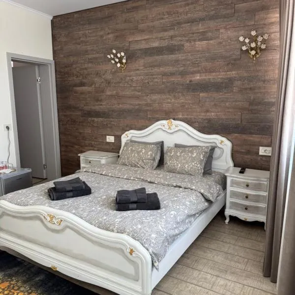 Antique Charm Home, hotel in Râşnov