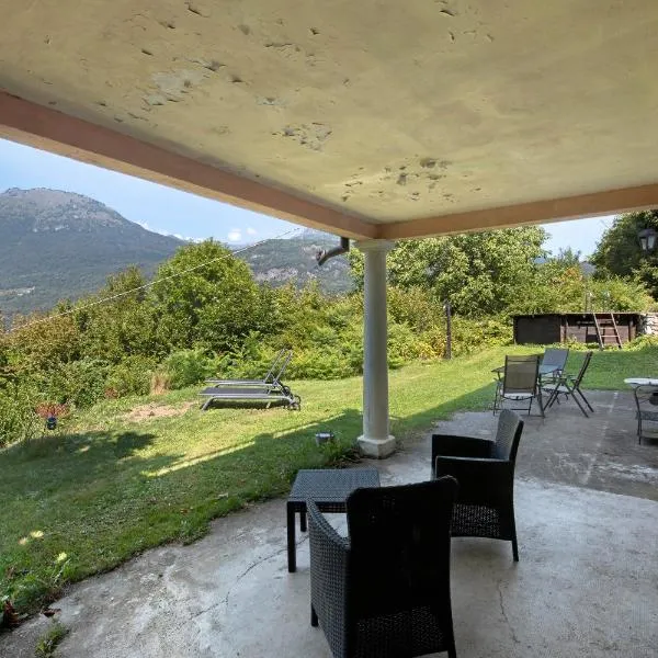 Casale La Selva Cottege piccolo、Piano Porlezzaのホテル