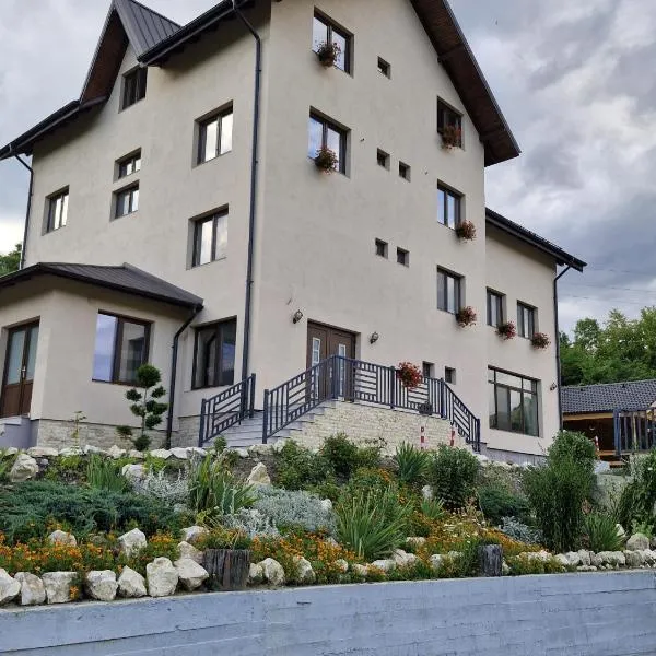 Roua Dimineții, hotel en Rucăr