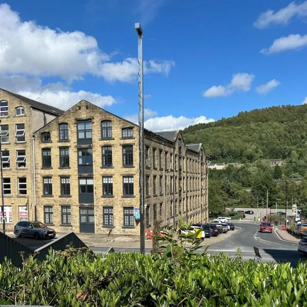 Stylish apartment in Halifax, hotel in Halifax