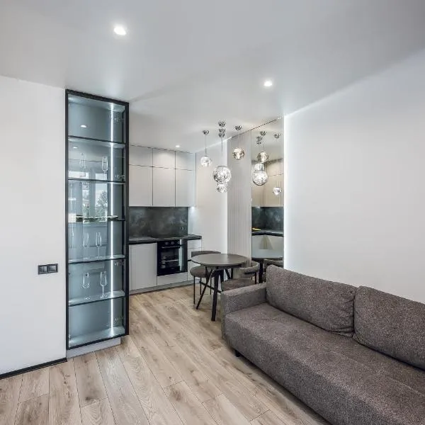 Petrovdom Apartments 5-123, Building 18, in RC Fayna Town, Saliutna Street 2, hotel in Kiev