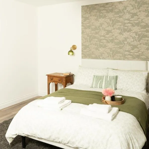 Lovely apartment, hotel in Seaton