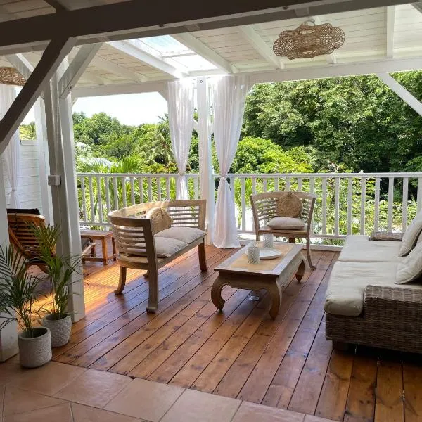 L'abri Côtier - Appartement duplex 2 chambres: Le Gosier şehrinde bir otel