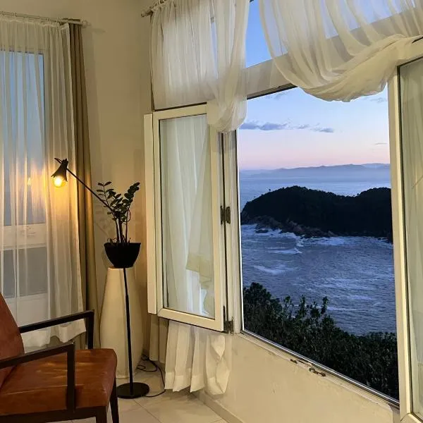 Guesthousebr, hotel in Bombinhas