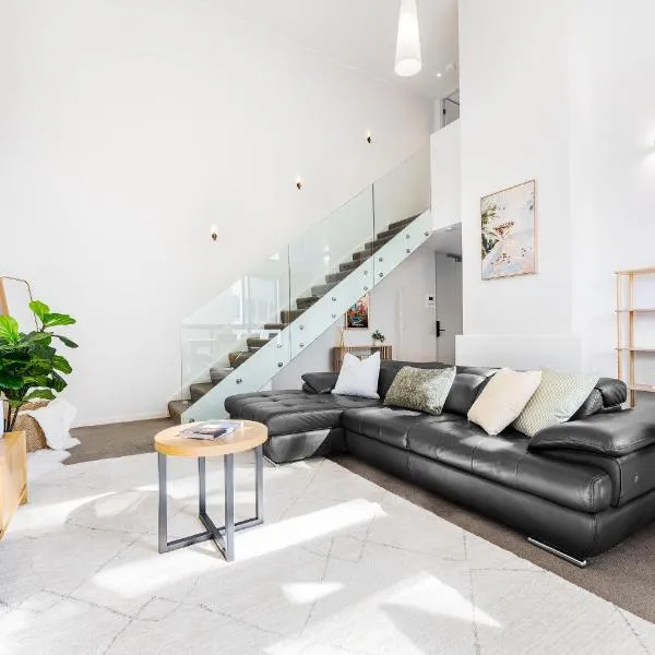 멜버른에 위치한 호텔 Foundry Top Floor 2BR Loft Parking & Workspace