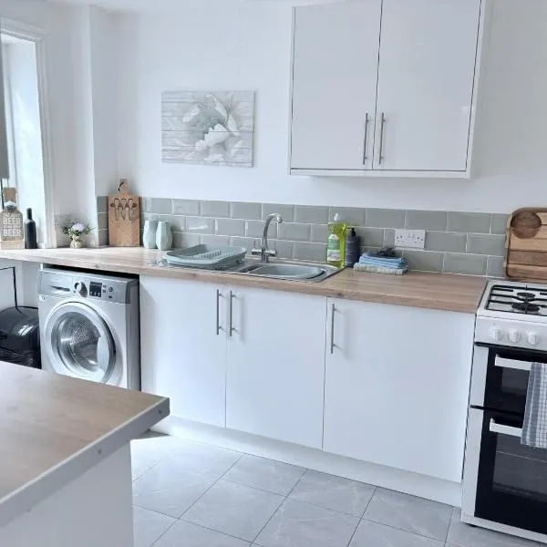 Hillrise - 3 bedroom house with garden, hotel v destinácii Cardiff