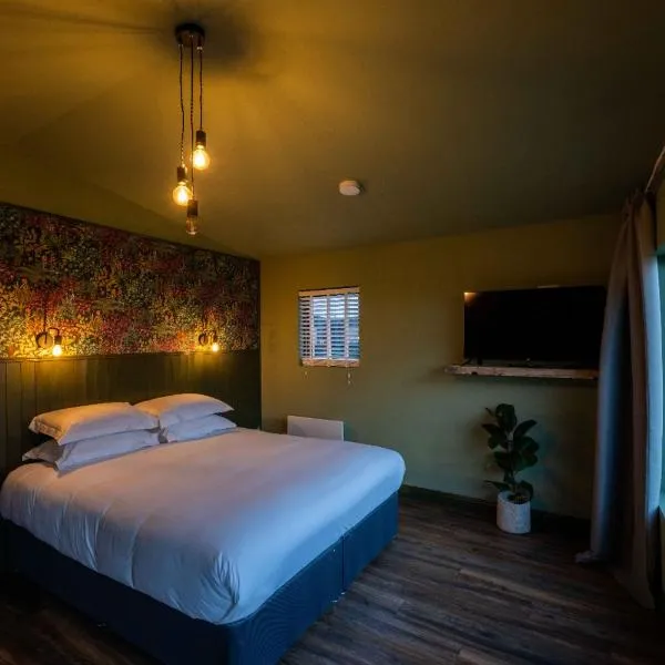 Wild Hideaways Luxury Lodges and Eco Spa, hotel in Bantry