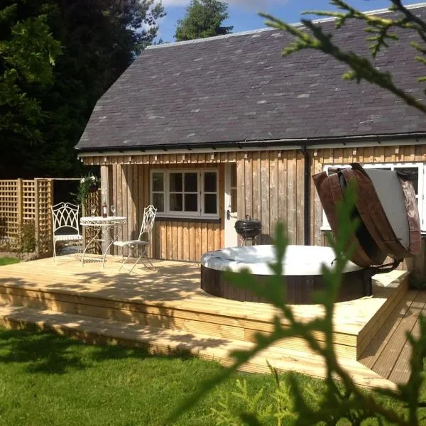 The Dairy Cottage, Loch Tay, Hot Tub and Garden, ξενοδοχείο σε Lawers