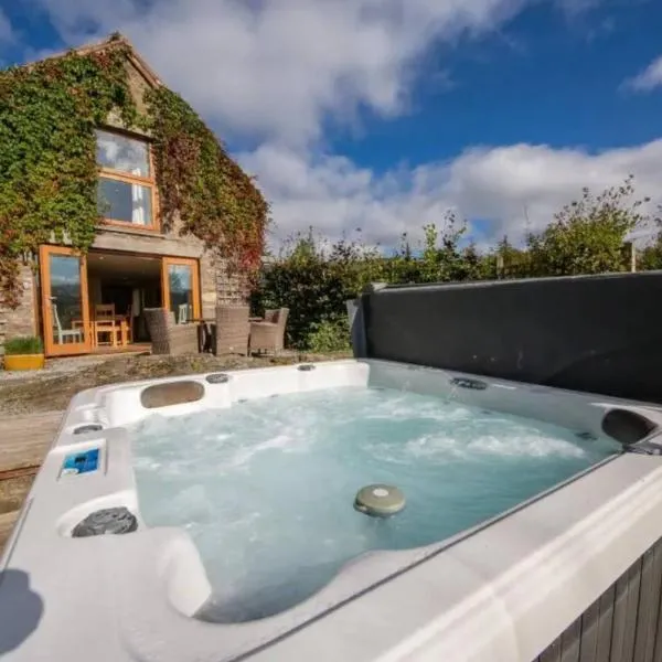 The Barn on Loch Tay - Hot Tub, hotel a Lawers