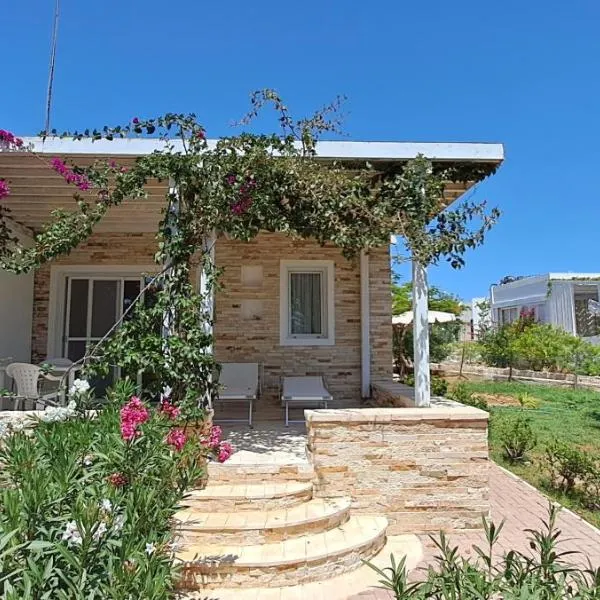 Bungalow Praia de Chaves Sol & Mar, hotel v destinaci Cabeçadas