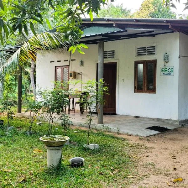 EECS Transit and Budget Homestay, hotel in Katunayake
