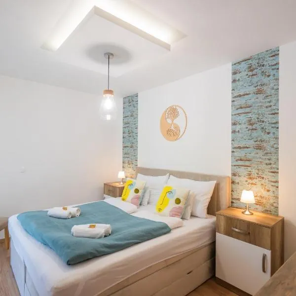 Sunshine Resort Blue Apartman, hotel in Zamárdi