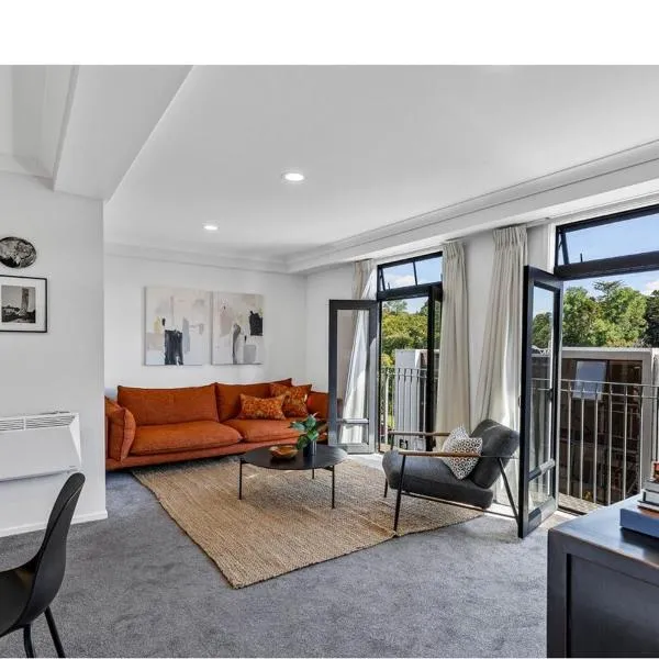 Stonemasons Quarters Stylish apartment with carpark, hotel in Auckland