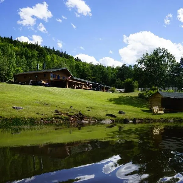 Ledge Rock at Whiteface, hotel di Au Sable Forks