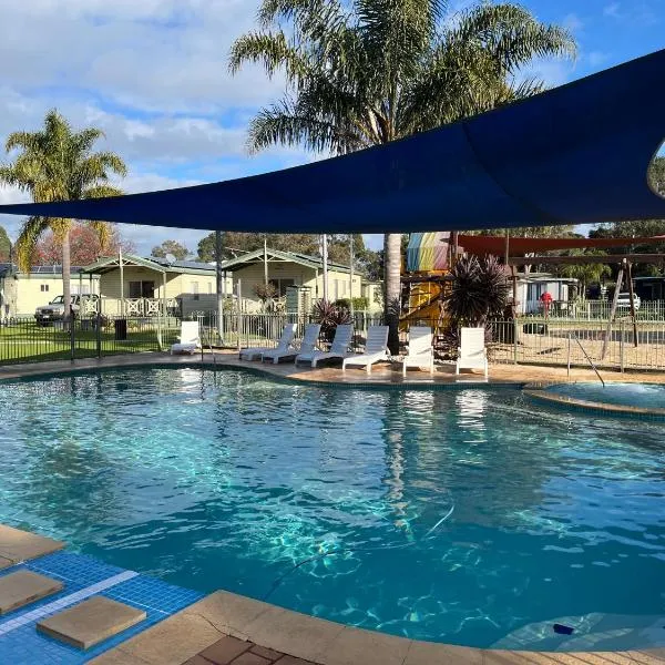 Paynesville Holiday Park, hotel em Paynesville
