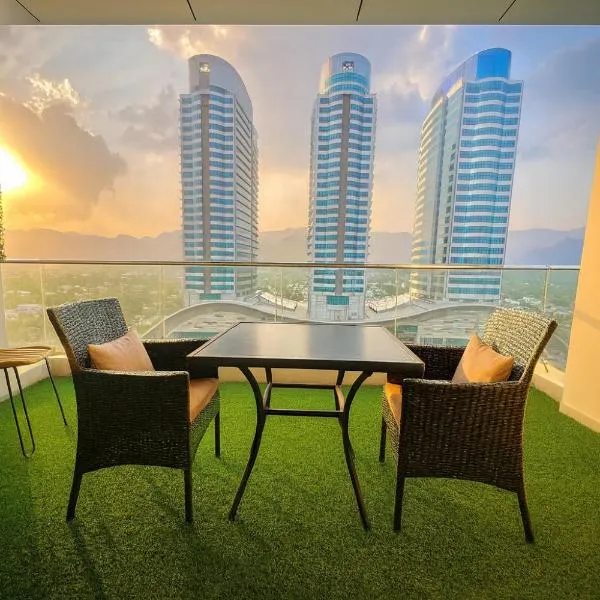 Elysium Tower Premium Serviced Apartments Facing Centaurus Mall Islamabad: İslamabad şehrinde bir otel