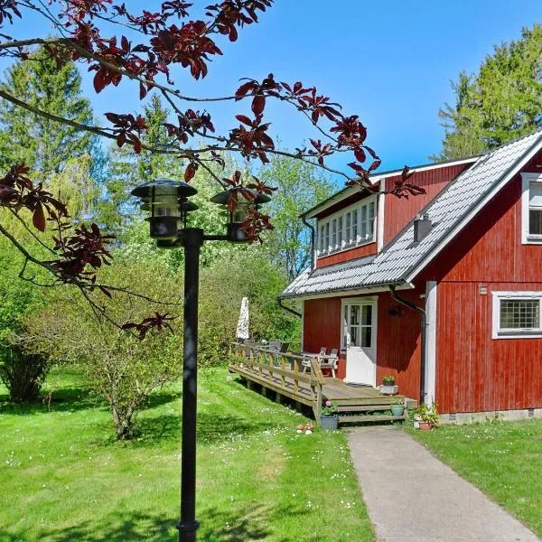 4 person holiday home in HEMSE, hotel in Hemse