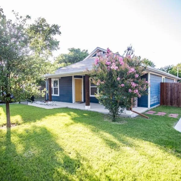 Cozy Studio Mins to JPS, Medical City, Historic District, Zoo, Water Garden, ξενοδοχείο σε Φορτ Γουόρθ