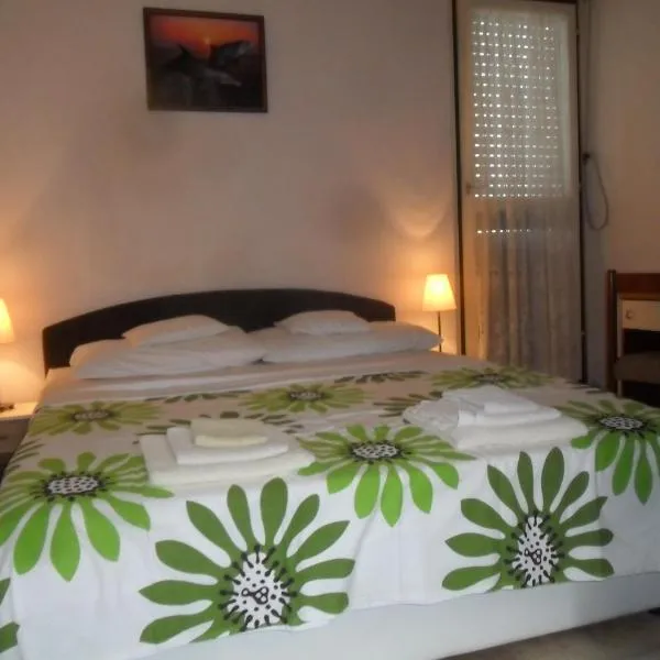 Apartments Batovanja, hotel in Split