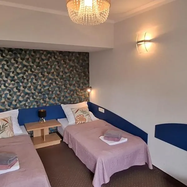 Solis Centrum Wellness i Rehabilitacja，烏斯特龍的飯店