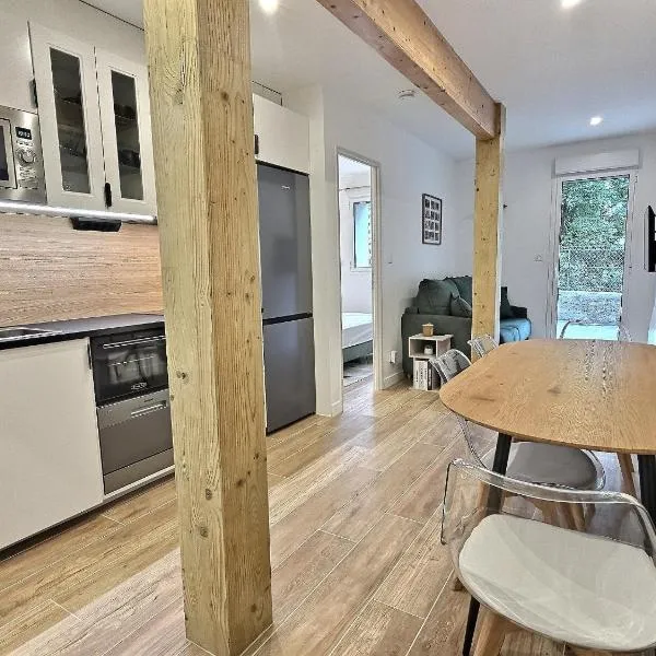 Vue Rivière, Élégant T2, Neuf, Terrasse, RDC – hotel w mieście Gerde