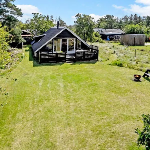 2 Bedroom Stunning Home In Skjern, hotel in Skjern