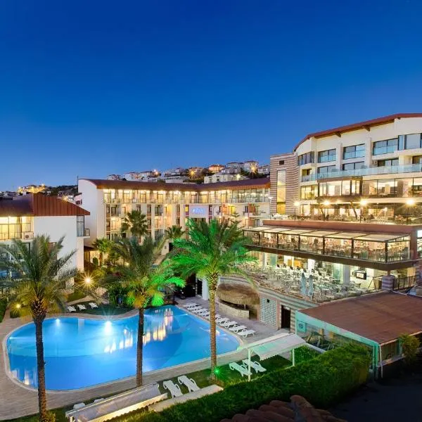 Pırıl Hotel Thermal&Beauty SPA, hotel v destinaci Cesme