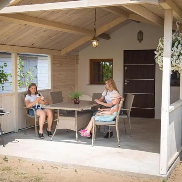 Bungalow in Miedzyzdroje with a terrace, hotel en Międzyzdroje