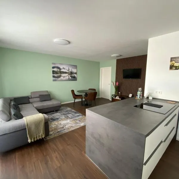 Ferienwohnung Maria - Bitburg, hotel in Stahl