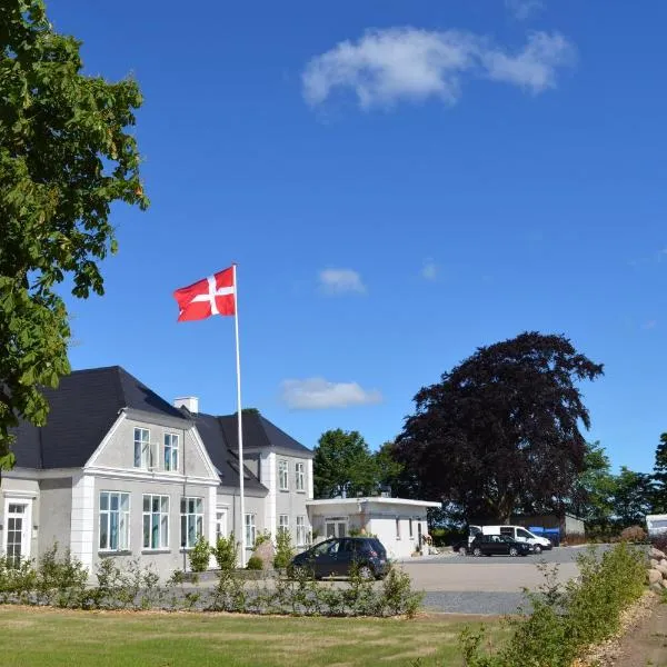 Femhøj, hotel in Skibby