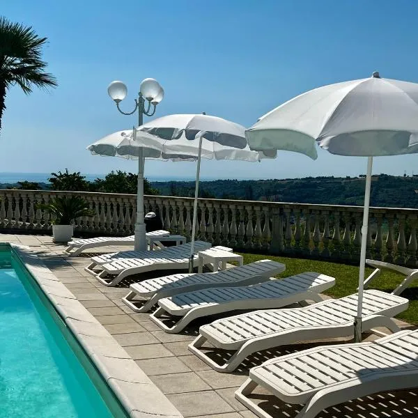 Villa Aniana - Hotel, Relax, Spa, hotel in Massignano