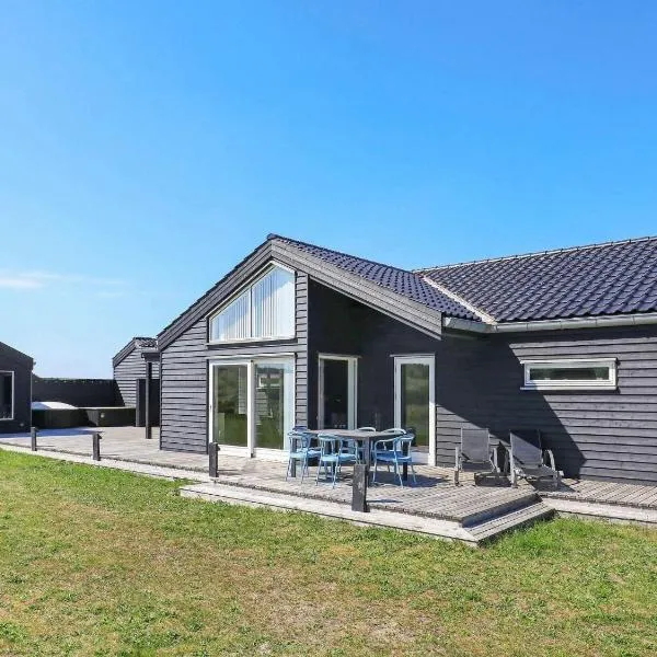 10 person holiday home in Brovst-By Traum, hotel in Brovst