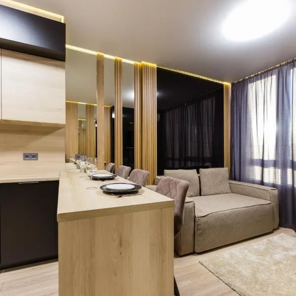 Nyvky Like Home - Файна Таун з сезонним басейном - Кв 53 โรงแรมในเคียฟ