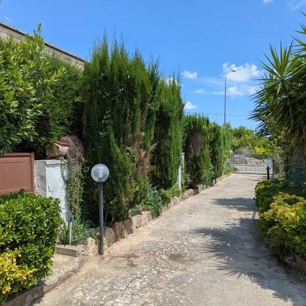 Casa Aurora - Vacanze nel cuore del Salento, hotel in Scorrano