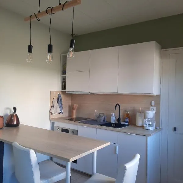 Maisonnette au bord du Sierroz，艾克斯萊班的飯店