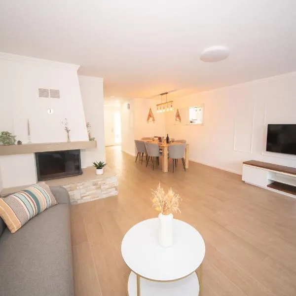 Spacious Duplex near Zürich, Garden, Parking & Fast Wi-Fi, отель в городе Killwangen