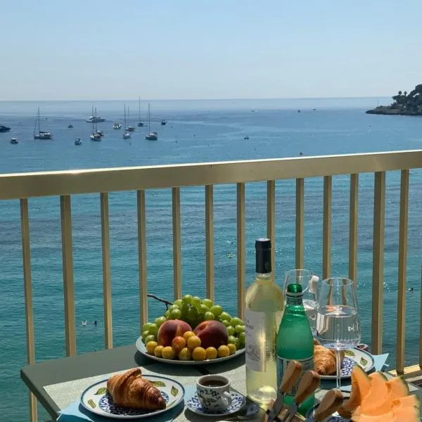 Cozy Studio - Vue Mer Magnifique、ロクブリュヌ・カップ・マルタンのホテル