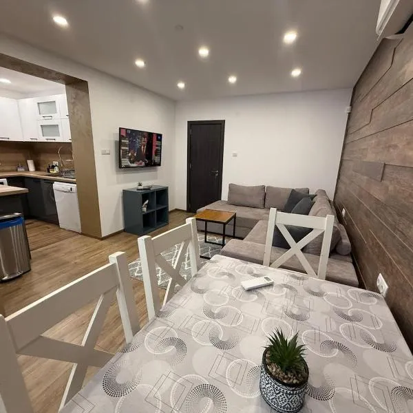 Alex Family Apartment, hotel in Vidin