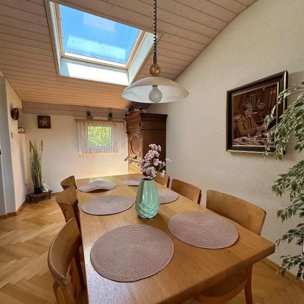 Gesamte Unterkunft am Rheinfall für Familien & Paare mit Parking、ノイウハウゼン・アム・ラインファルのホテル