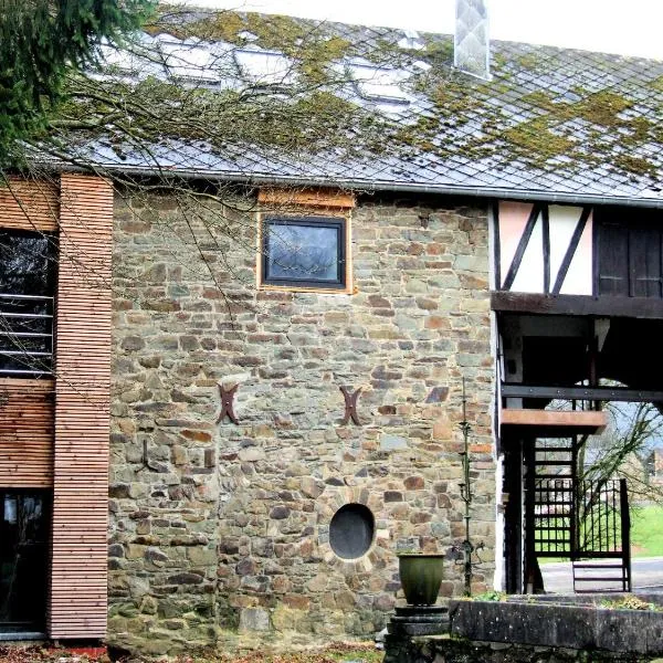 Manor house studio in Robertville, hótel í Robertville