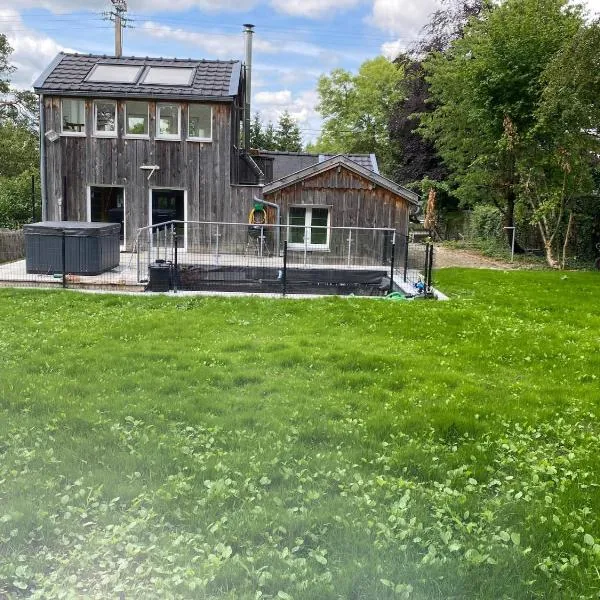 Spacious chalet in Jalhay with jacuzzi, khách sạn ở Jalhay