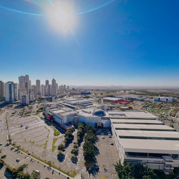 Flat em frente Flamboyant Shopping - Foto 2