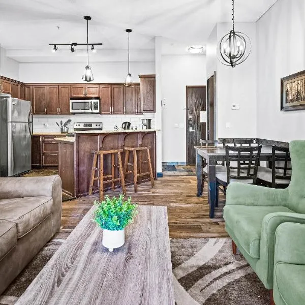 Mountain Getaway in Canmore - Sleeps 6 - Pool & Hottub โรงแรมในแคนมอร์
