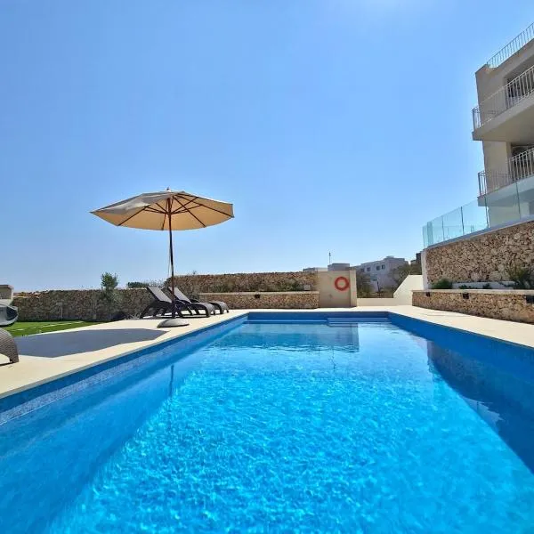 Gozo Getaway - Large Pool Apartment, 10 mins to Xaghra Square, хотел в Ксагра