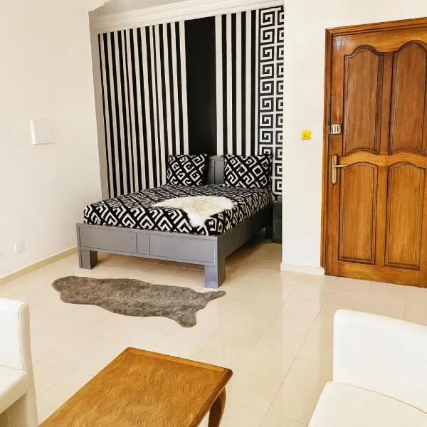 Charming Loft in Yoff Layene, hotel in Dakar