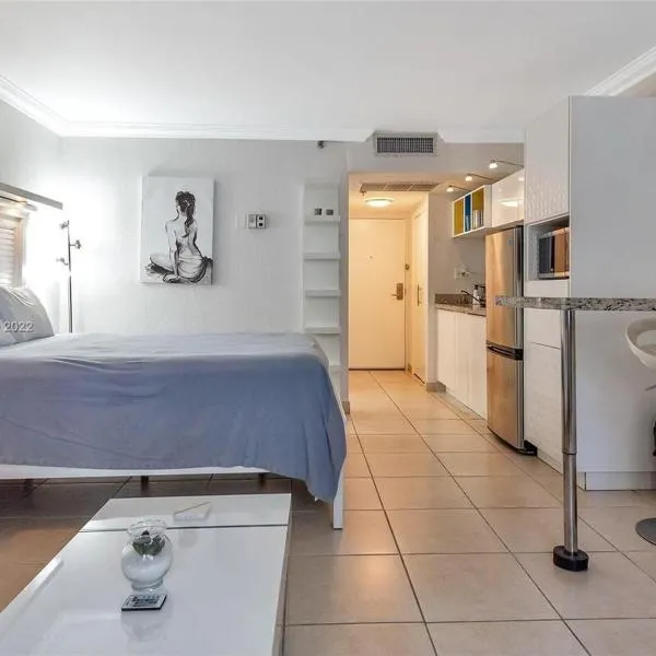 Oceanfront 1BR in Sunny Isles - 4 guests, pool & beach, khách sạn ở Sunny Isles Beach