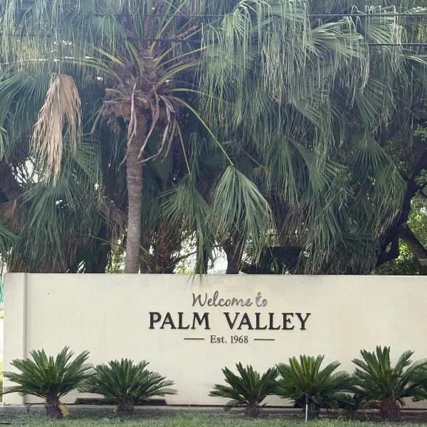 Palm Valley Country Club Getaway, хотел в Харлинген