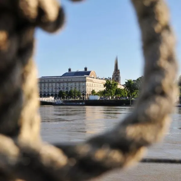 Péniche UHARTEA chambre d'hôtes "Baionako Gambara", khách sạn ở Bayonne